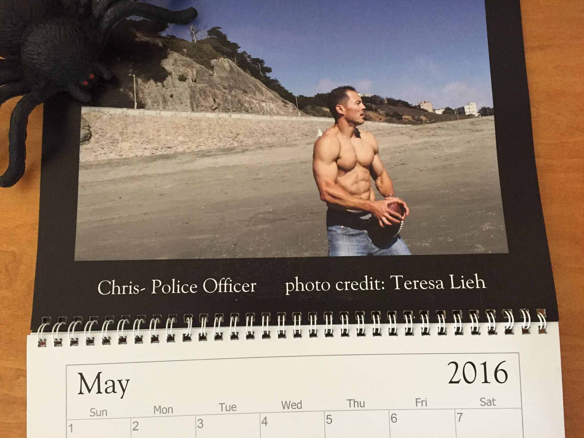 hot-cop-calendar