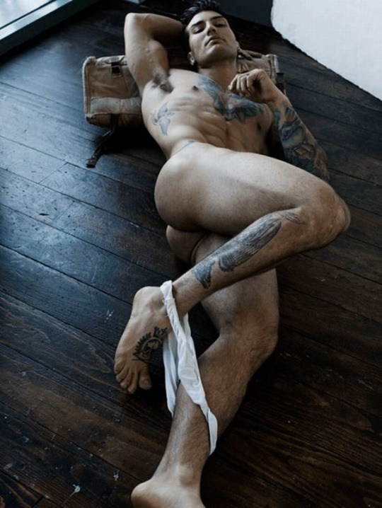 Adam Von Rothfelder nude pics