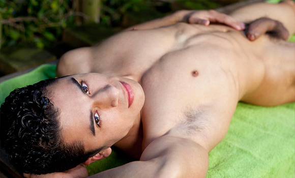 Cutlerx Armond Rizzo Gay Porn - Armond Rizzo Talks About Taking His First 12-Inch Dick, and His Dark Days  In the Military - TheSword.com
