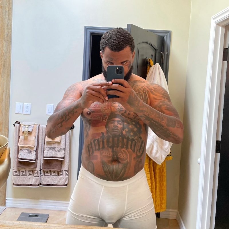 800px x 800px - The Game Shares Yet Another Pic Of His Giant Dick - TheSword.com